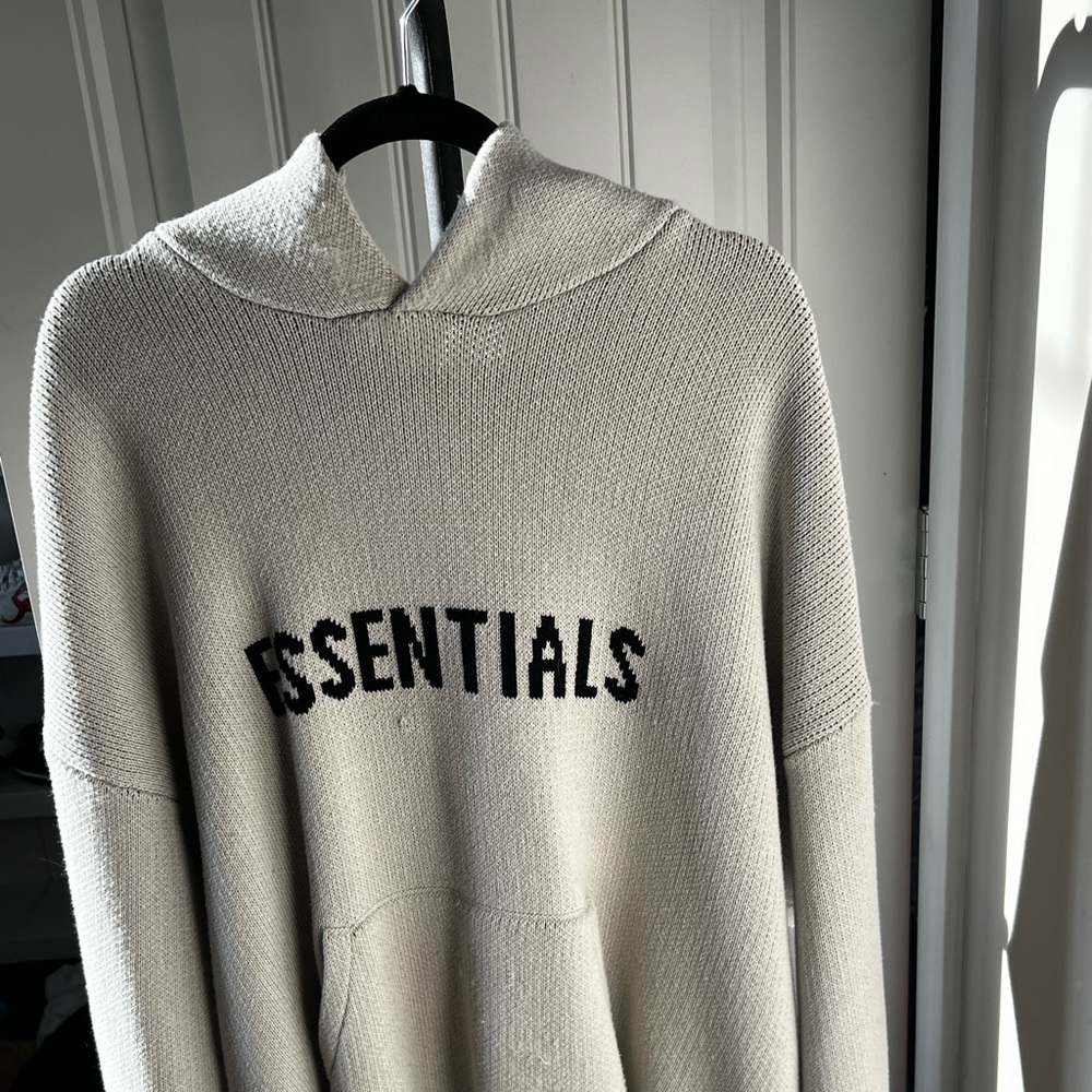 Essentials hoodie 9/10 worn handful of times
